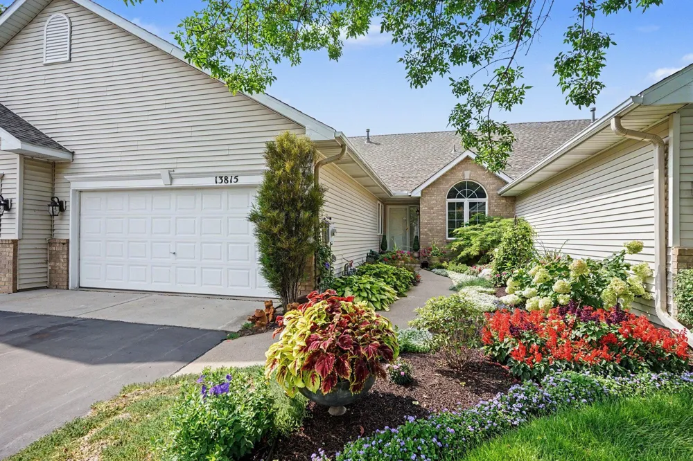 13815 Falcon Avenue Apple Valley, MN 55124