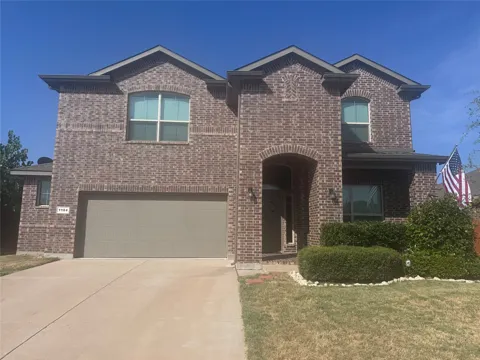 1104 Larkspur Lane