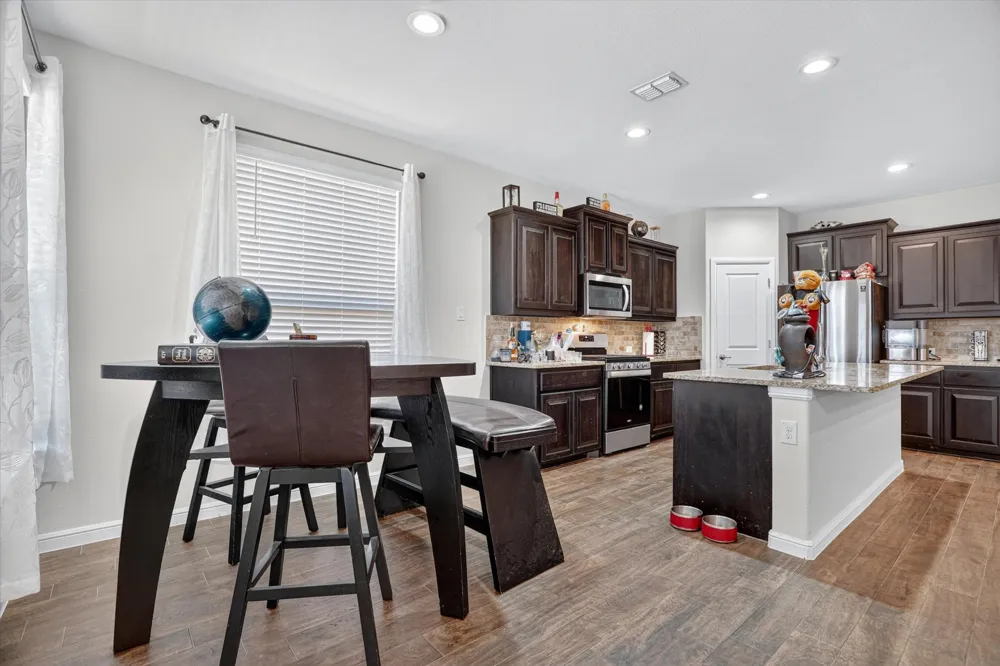 1104 Larkspur Lane Cleburne, TX 76033