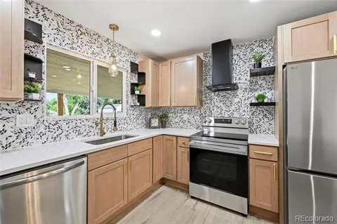 580 S Field Court