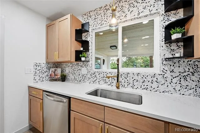 580 S Field Court Lakewood, CO 80226