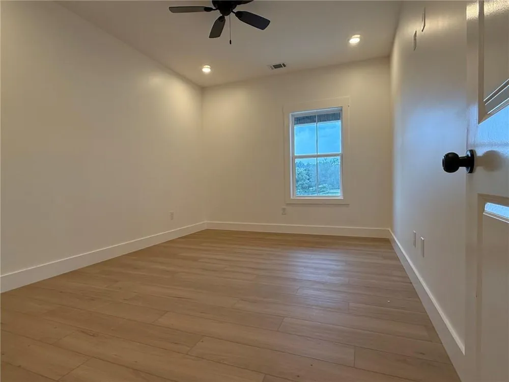 189 Oakland Drive Calhoun, GA 30701