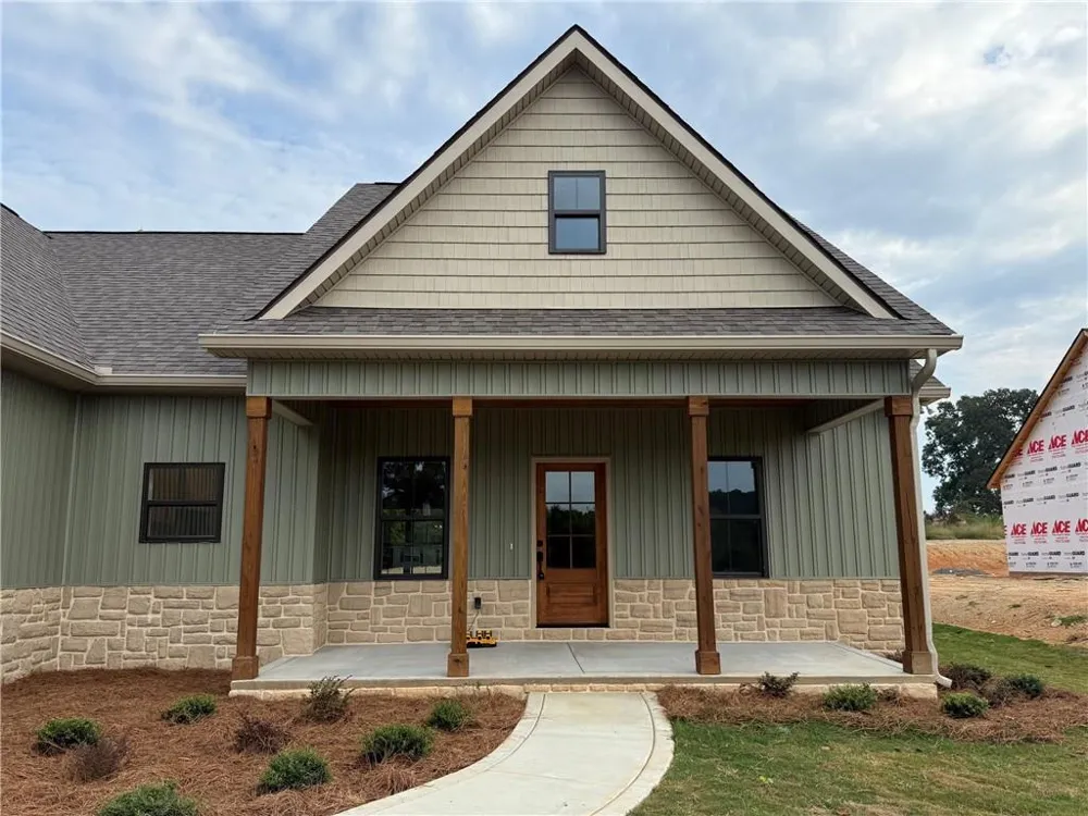 189 Oakland Drive Calhoun, GA 30701