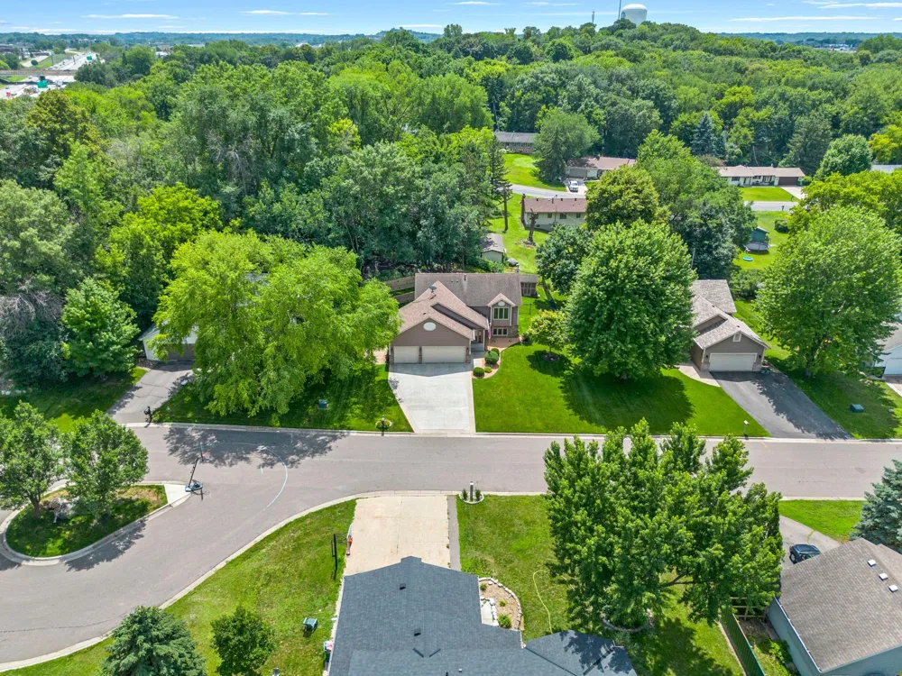 13632 Bryant Place S Burnsville, MN 55337
