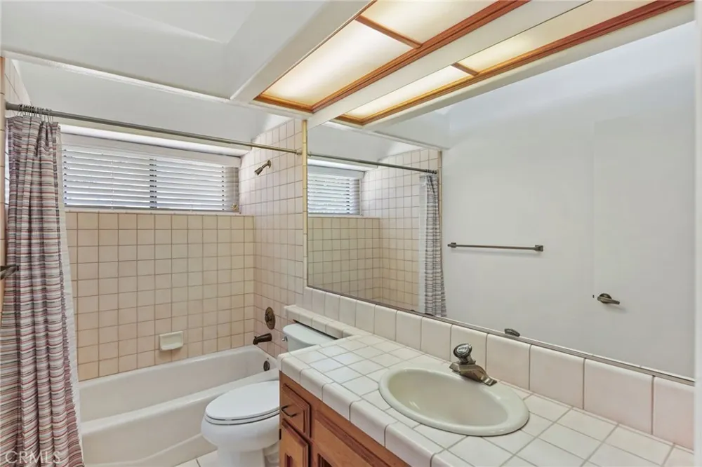 8228 Norfolk Court Bakersfield, CA 93311