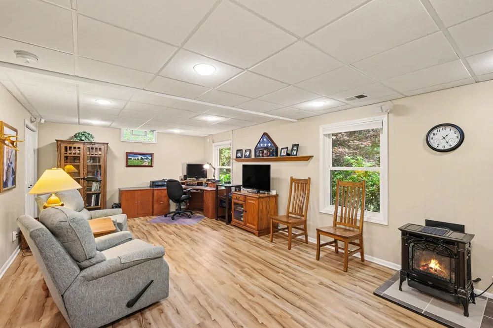 5880 Edajean Ridge Drive NE Comstock Park, MI 49321