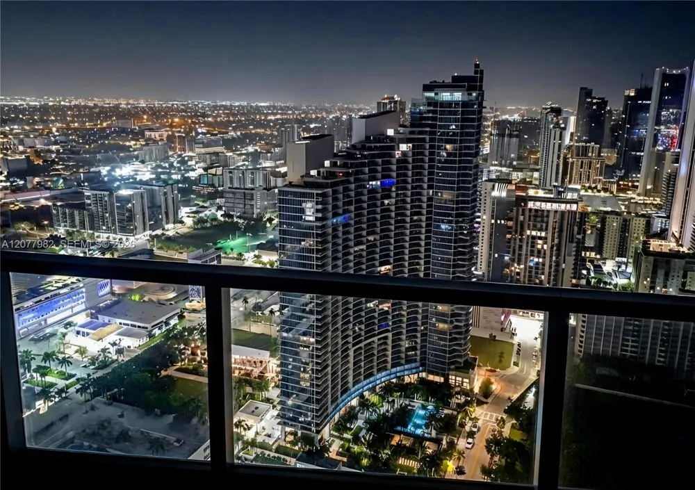 1900 Bayshore Dr #5004 Miami, FL 33132