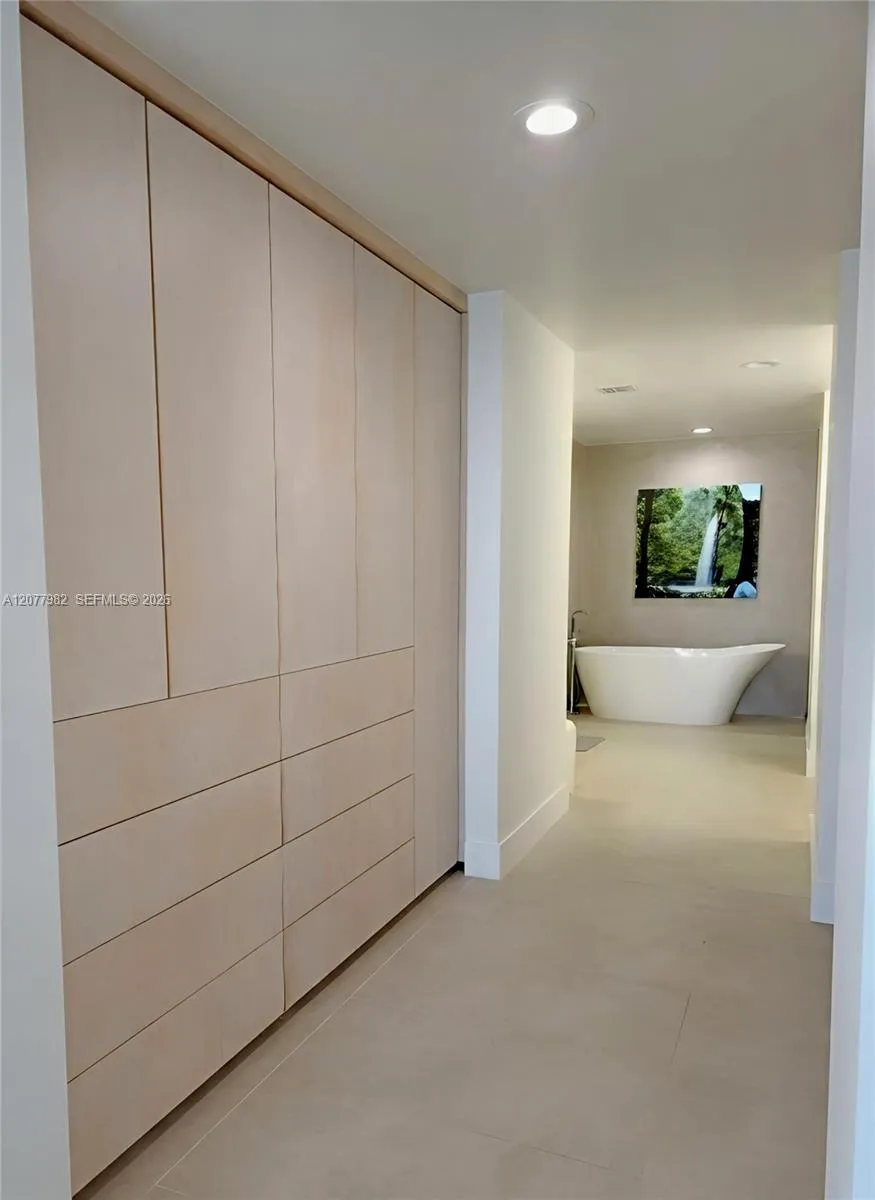 1900 Bayshore Dr #5004 Miami, FL 33132