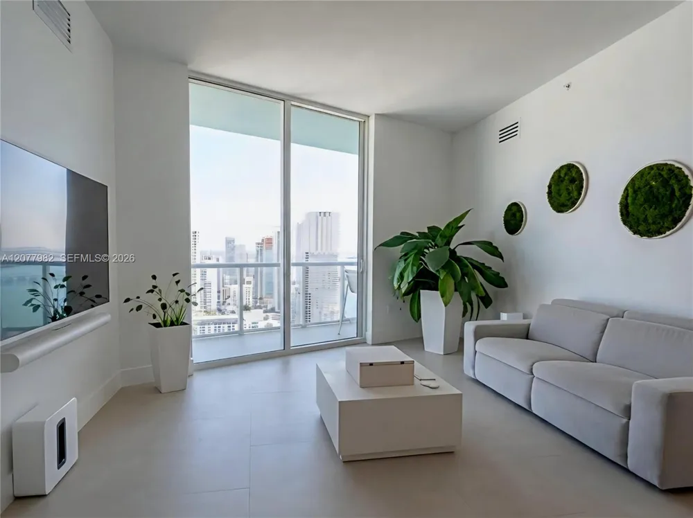 1900 Bayshore Dr #5004 Miami, FL 33132
