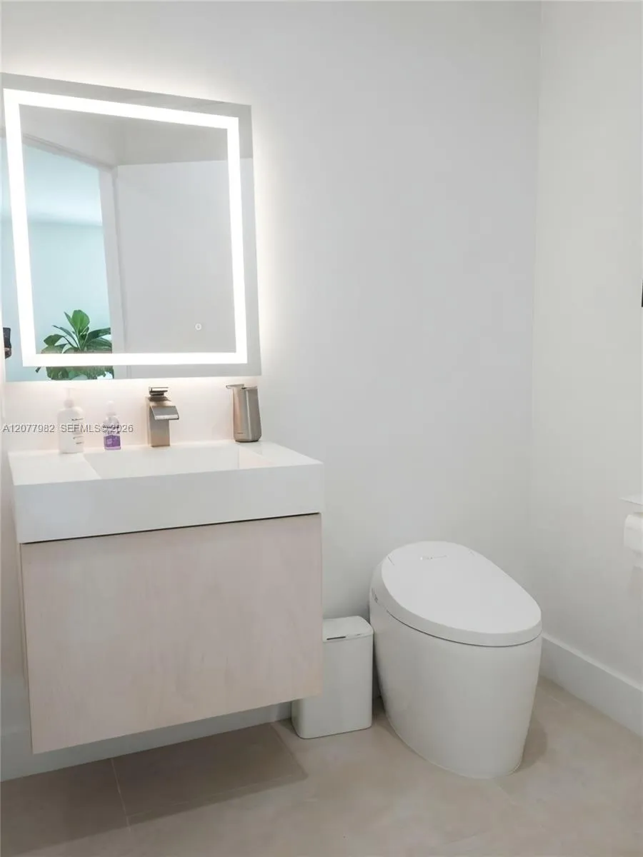 1900 Bayshore Dr #5004 Miami, FL 33132