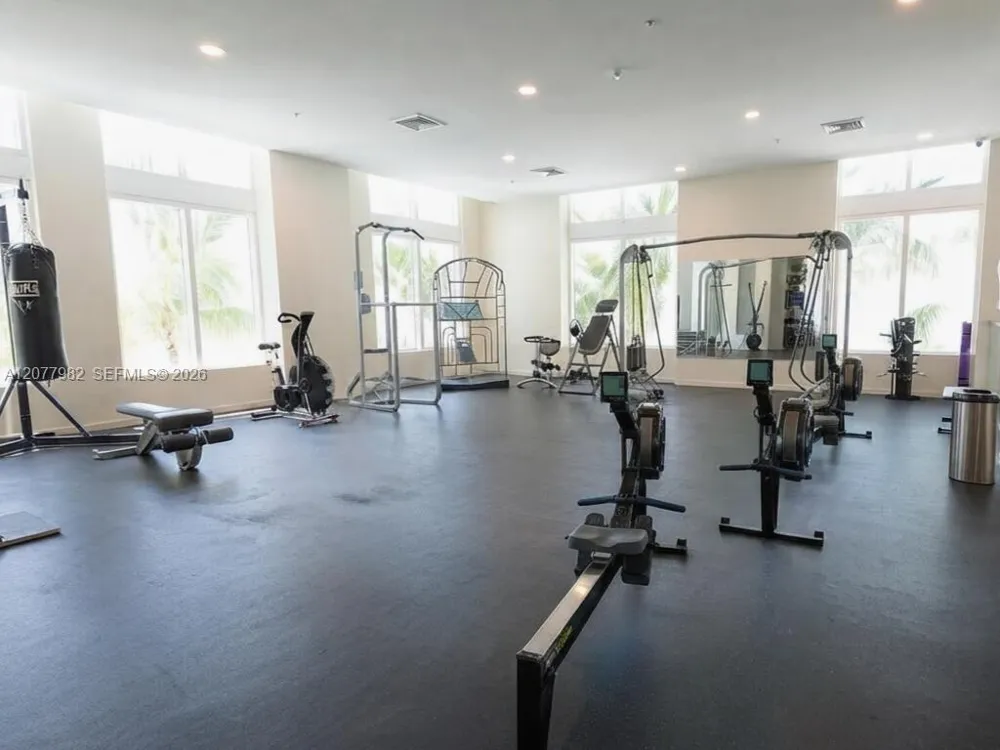 1900 Bayshore Dr #5004 Miami, FL 33132