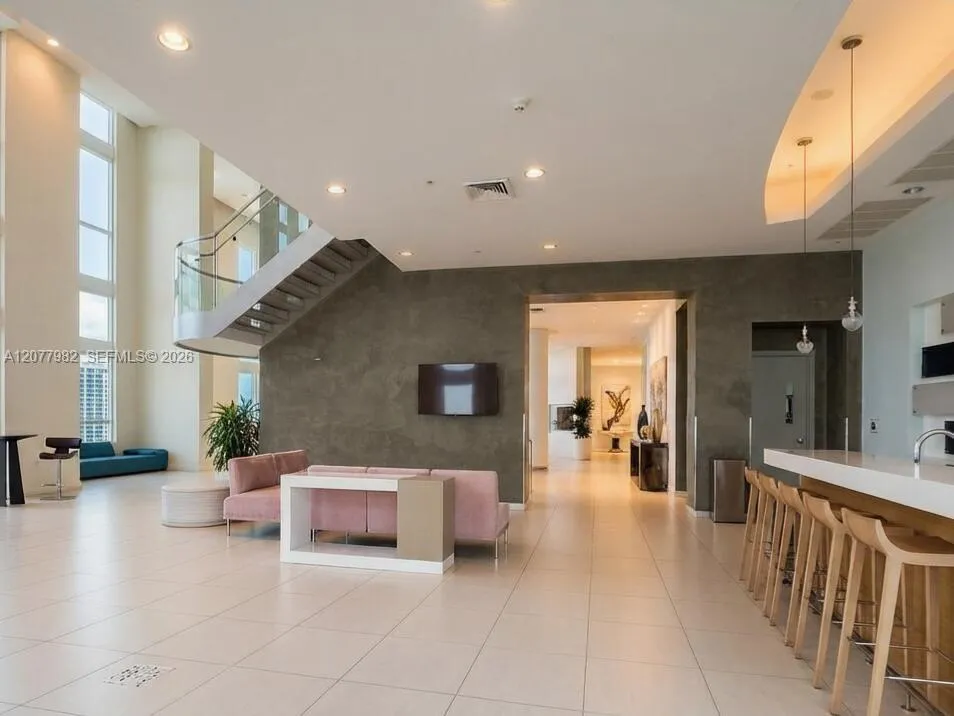 1900 Bayshore Dr #5004 Miami, FL 33132