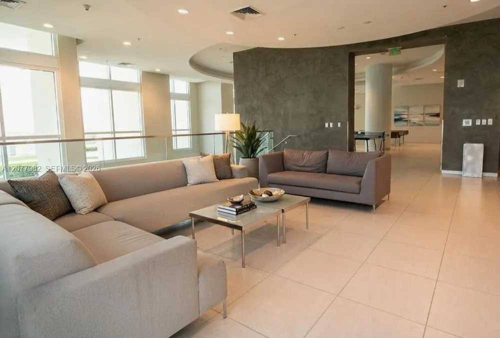 1900 Bayshore Dr #5004 Miami, FL 33132
