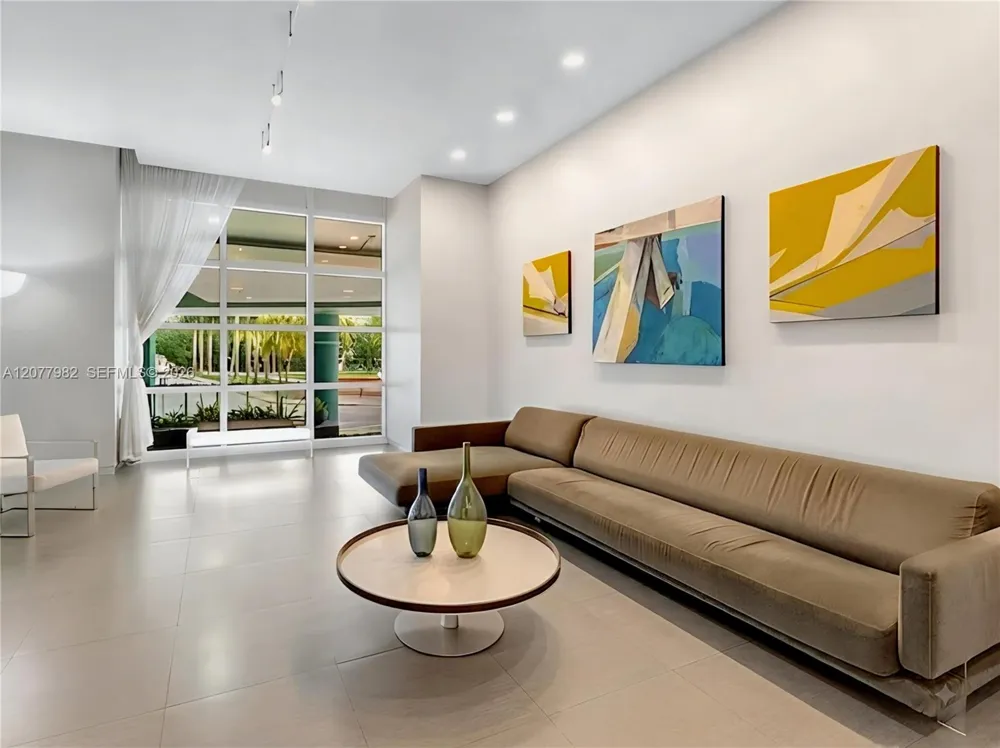 1900 Bayshore Dr #5004 Miami, FL 33132