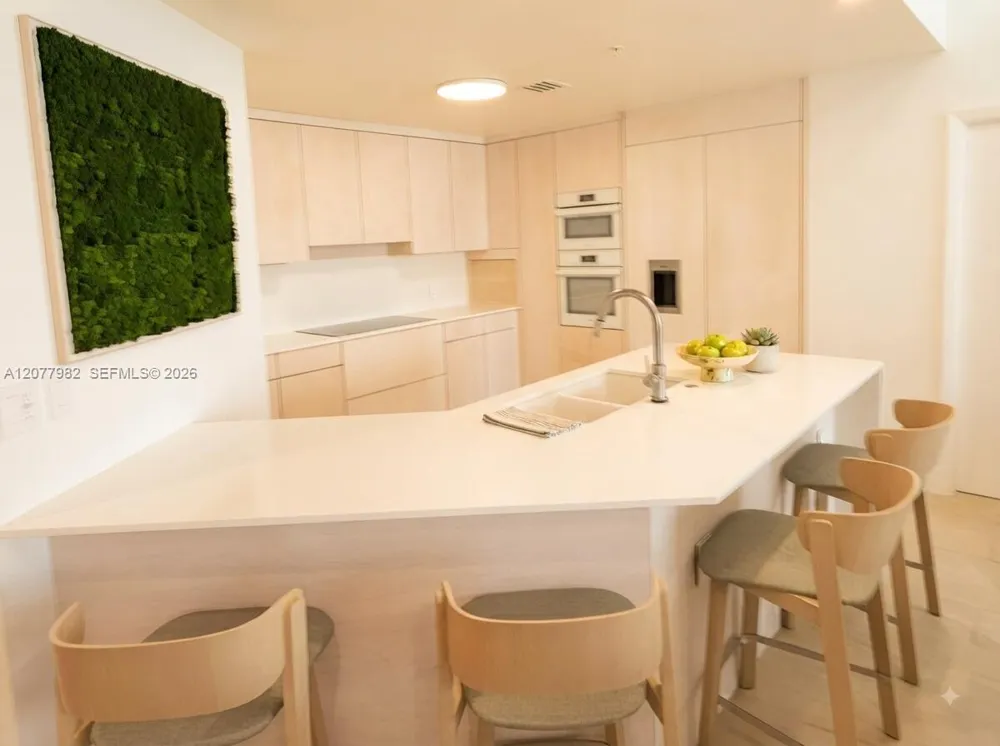 1900 Bayshore Dr #5004 Miami, FL 33132