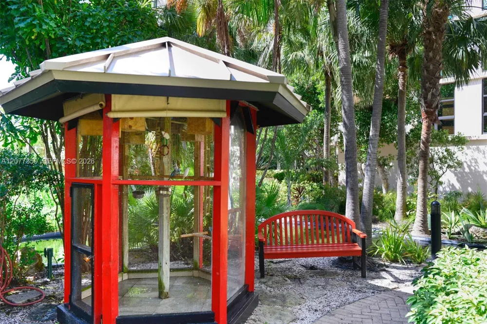 1121 Crandon Blvd #E702 Key Biscayne, FL 33149
