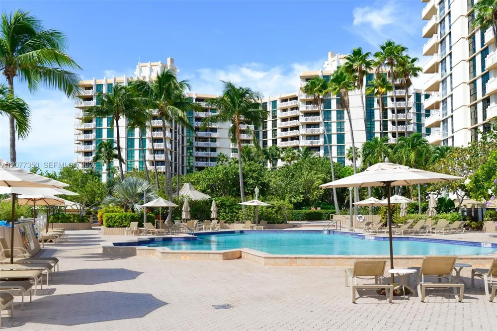 1121 Crandon Blvd #E702 Key Biscayne, FL 33149