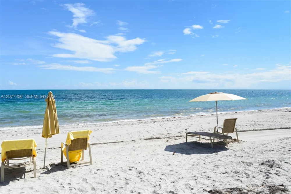 1121 Crandon Blvd #E702 Key Biscayne, FL 33149