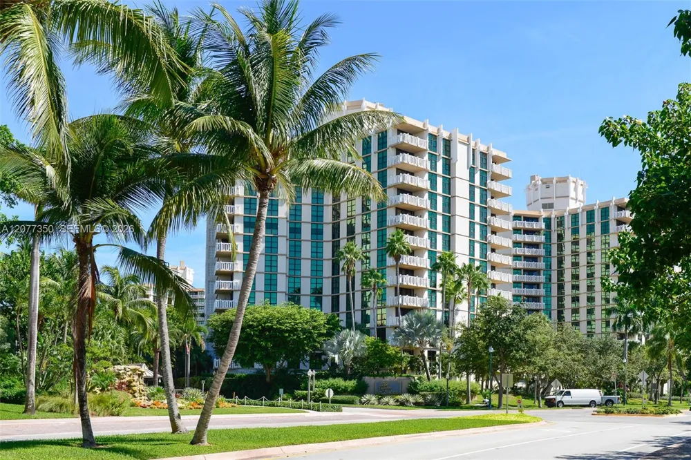 1121 Crandon Blvd #E702 Key Biscayne, FL 33149