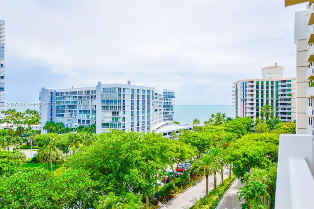 1121 Crandon Blvd #E702 Key Biscayne, FL 33149
