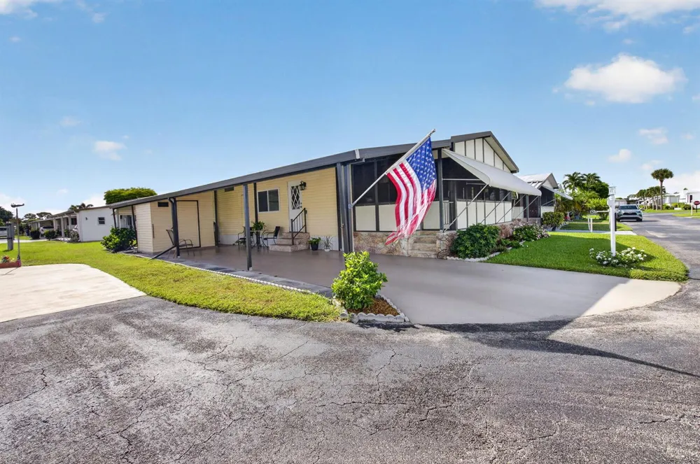 51004 Galina Bay Boynton Beach, FL 33436