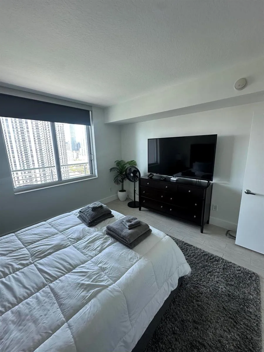 325 S Biscayne Boulevard #2617 Miami, FL 33131