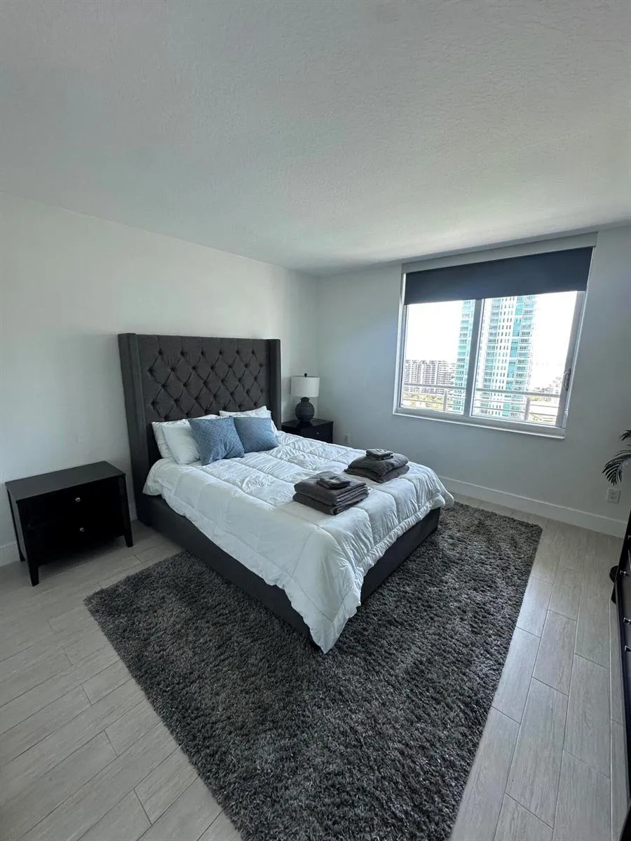 325 S Biscayne Boulevard #2617 Miami, FL 33131