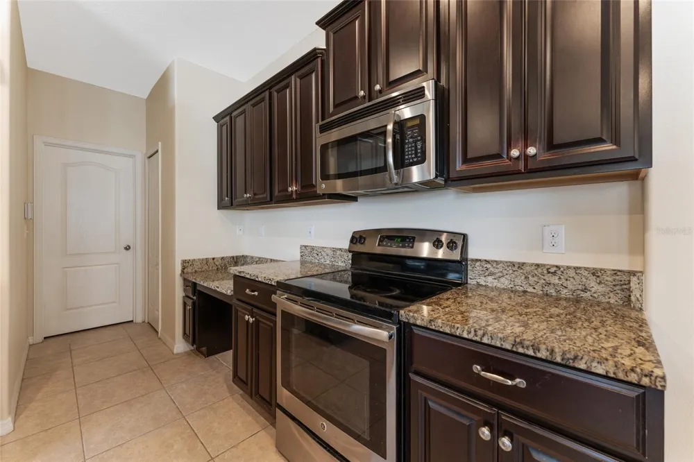2637 YUKON CLIFF DRIVE Ruskin, FL 33570