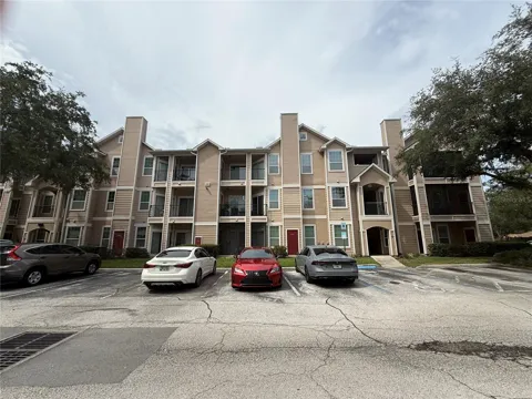 2000 ERVING CIRCLE #303
