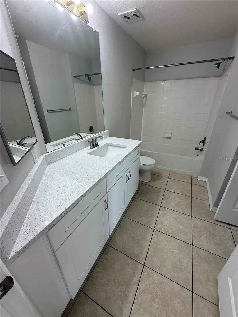 2000 ERVING CIRCLE #303 Ocoee, FL 34761