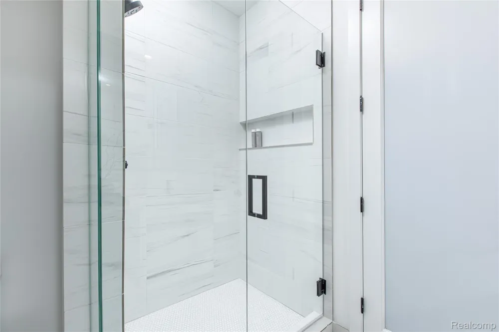533 E Harrison Avenue #36 Royal Oak City, MI 48067