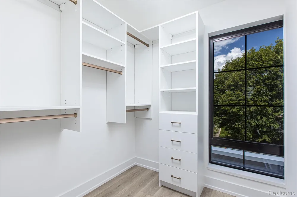 533 E Harrison Avenue #36 Royal Oak City, MI 48067