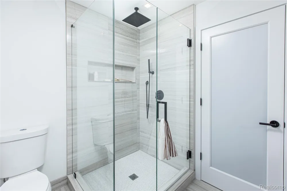 533 E Harrison Avenue #36 Royal Oak City, MI 48067