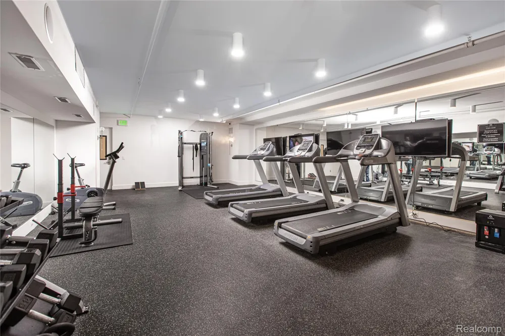 533 E Harrison Avenue #36 Royal Oak City, MI 48067