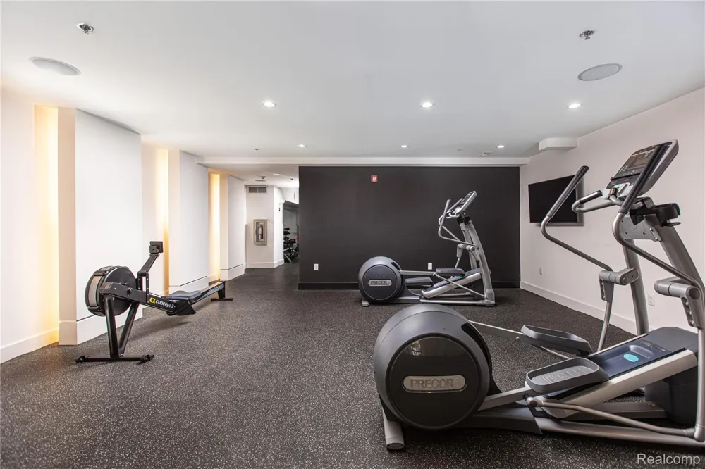 533 E Harrison Avenue #36 Royal Oak City, MI 48067