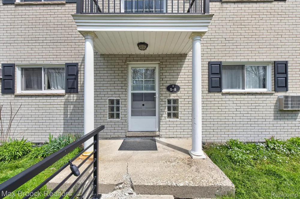 100 W Hickory Grove Road #G7 Bloomfield Hills City, MI 48304