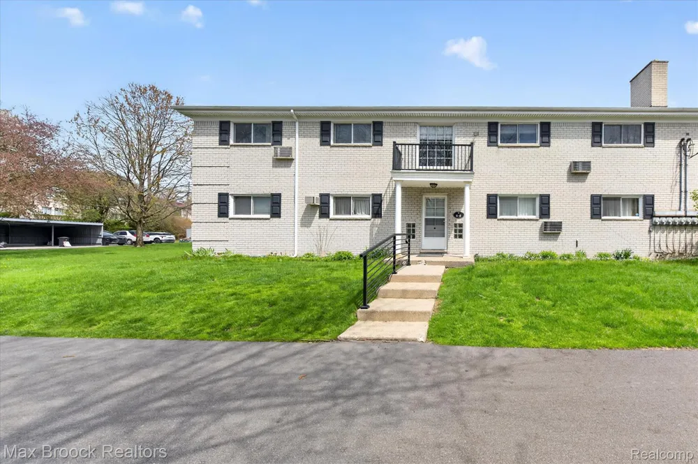 100 W Hickory Grove Road #G7 Bloomfield Hills City, MI 48304