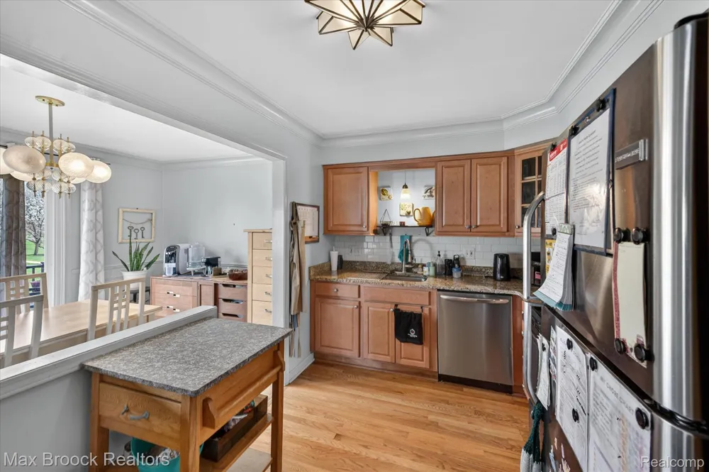100 W Hickory Grove Road #G7 Bloomfield Hills City, MI 48304