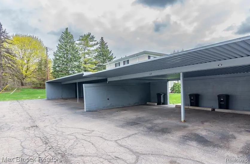 100 W Hickory Grove Road #G7 Bloomfield Hills City, MI 48304