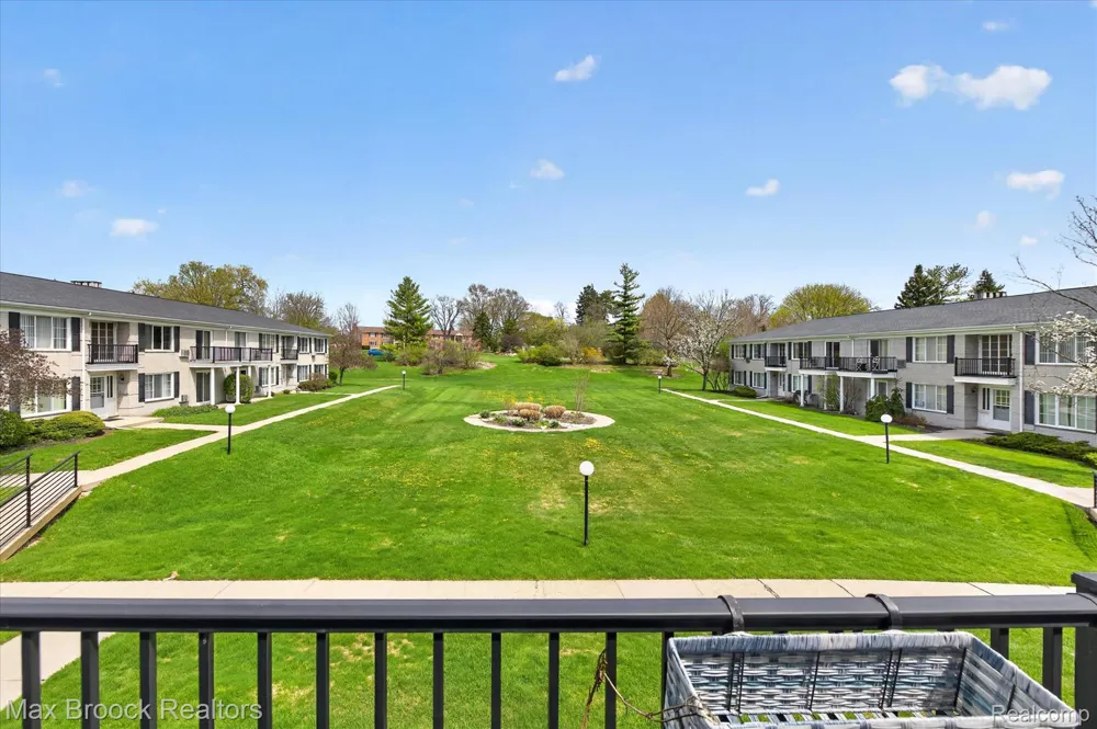 100 W Hickory Grove Road #G7 Bloomfield Hills City, MI 48304