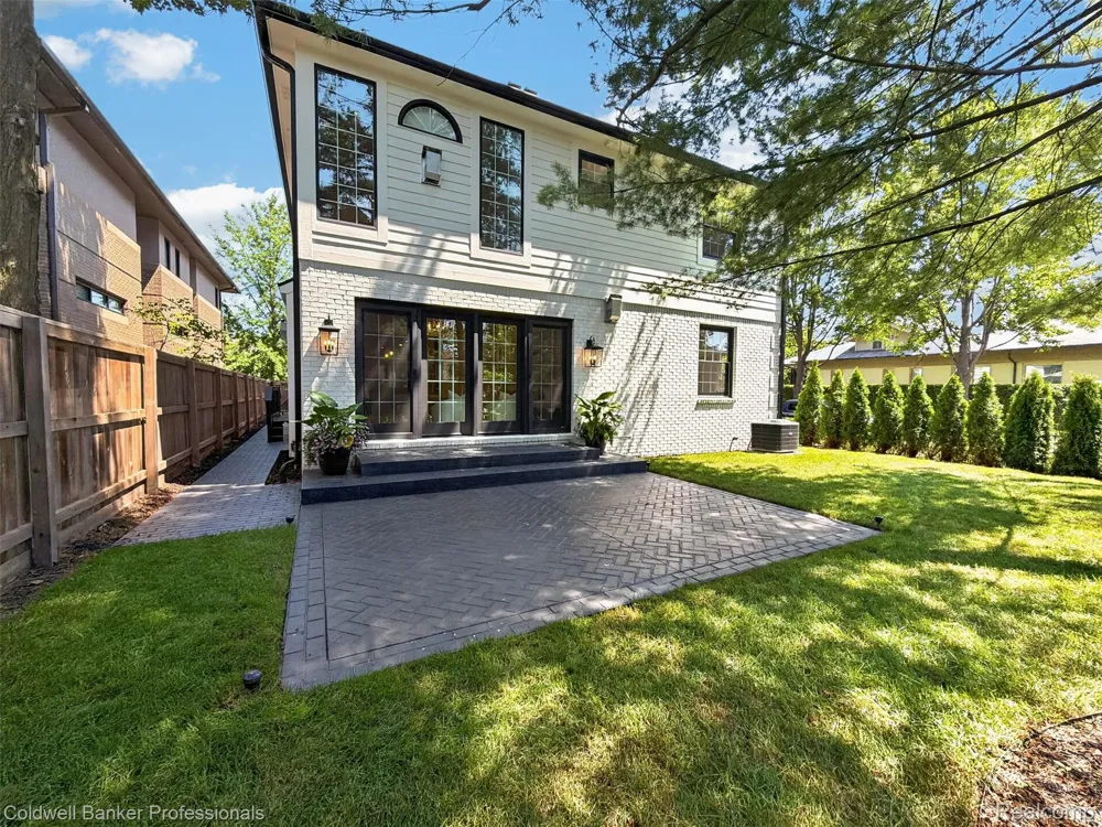 788 S Bates Street Birmingham City, MI 48009