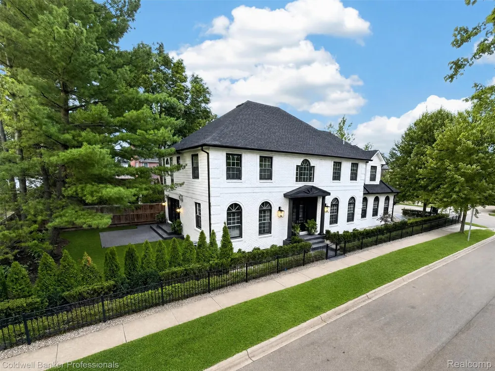 788 S Bates Street Birmingham City, MI 48009