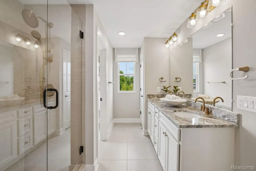 44020 Oakmont Drive Plymouth Charter Township, MI 48170