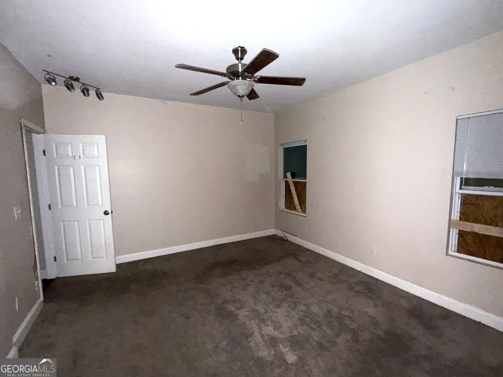 2152 Lilac LN Decatur, GA 30032