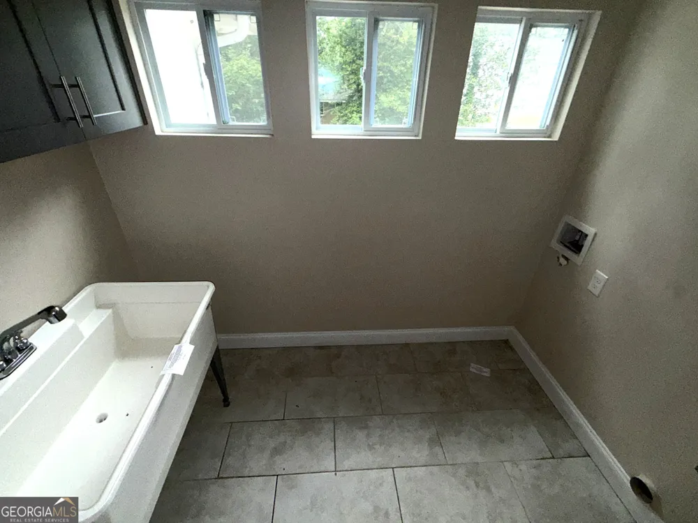 2152 Lilac LN Decatur, GA 30032