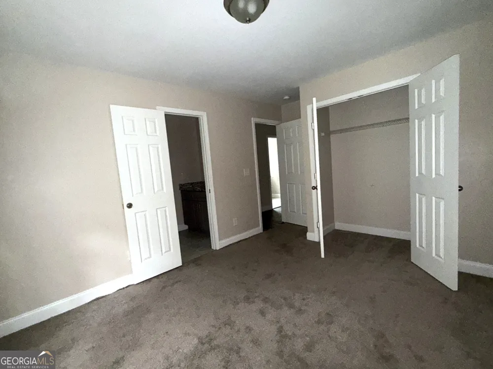 2152 Lilac LN Decatur, GA 30032