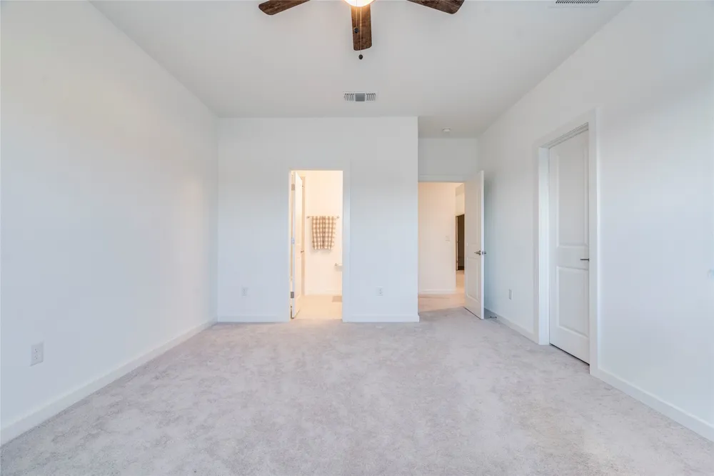 2217 Sondrio Bend Leander, TX 78641