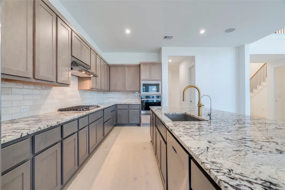 2217 Sondrio Bend Leander, TX 78641