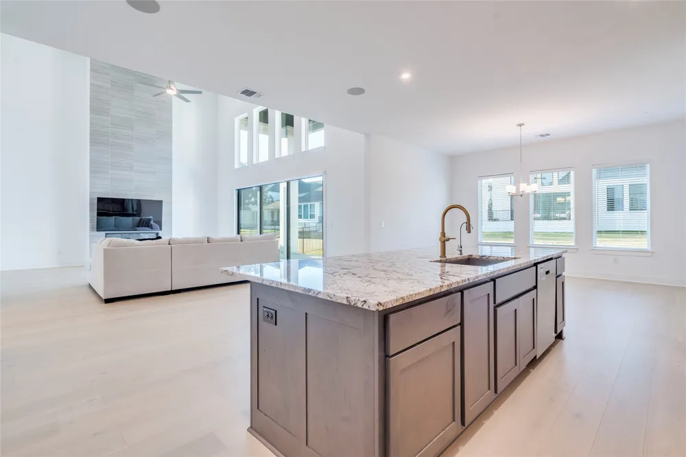 2217 Sondrio Bend Leander, TX 78641