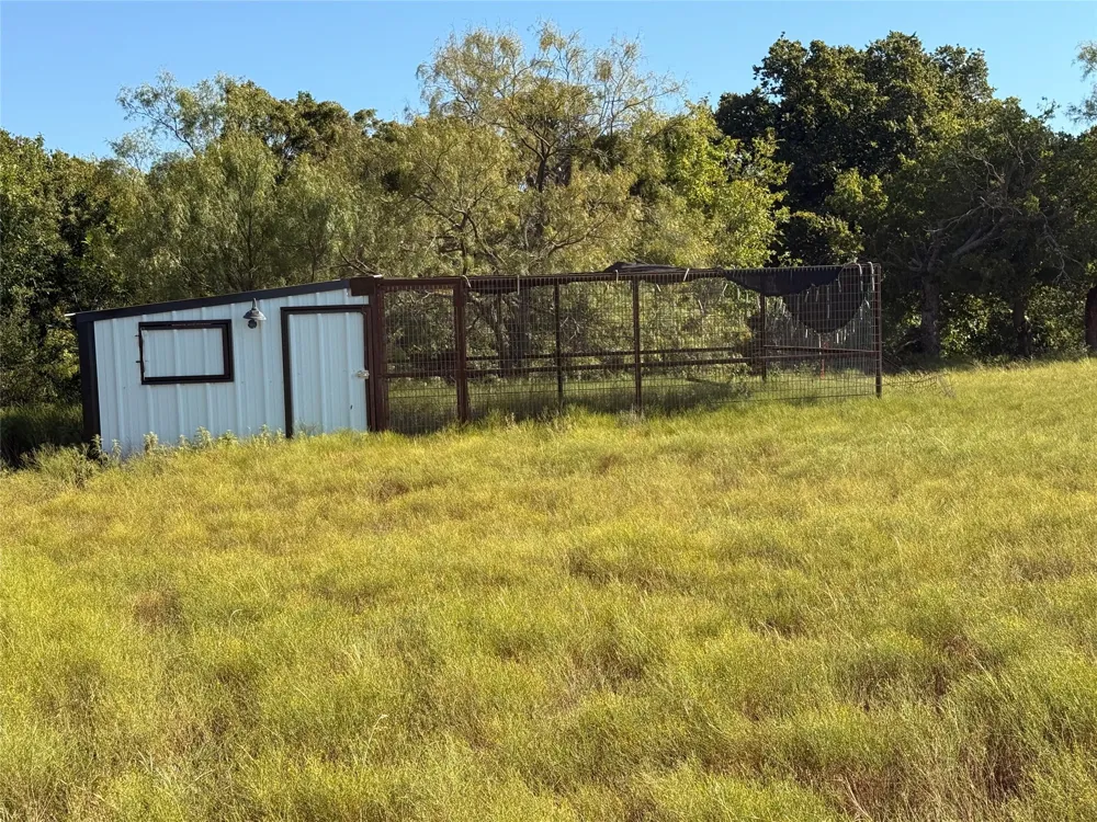 817 STATE HIGHWAY 153 Wingate, TX 79566